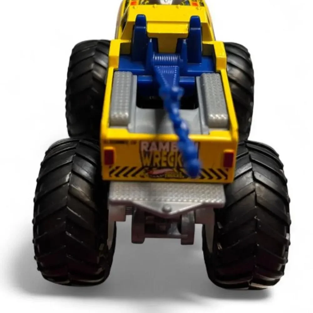 Hot Wheels Monster Trucks Ramblin’ Wrecker Tow Truck